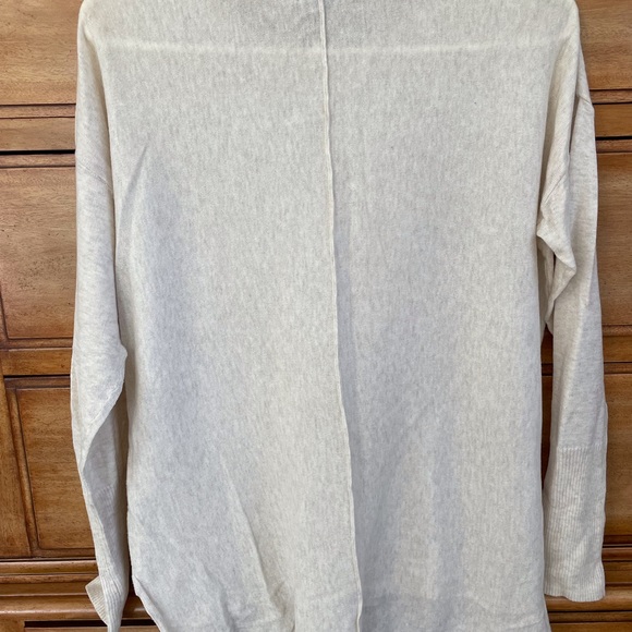 Gap Lightweight Sweater, Size Medium - Picture 3 of 9